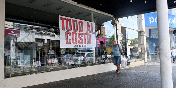 PREOCUPACIÓN. La baja venta provoca cierres o despidos; o como en este caso, donde ocurren las dos cosas.