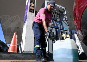 En Posadas la nafta súper subió 7,5% y el litro quedó al borde de los $1.000