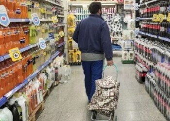 El salario promedio de los trabajadores  ya está debajo de la línea de pobreza