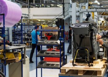 Menores ventas derrumban la economía: empresas líderes ya despiden personal