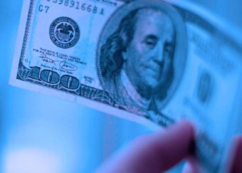 El dólar blue nuevamente cotizó a la baja este martes 5 de marzo: ¿a cuánto cerró?