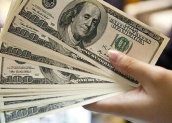 Tras el discurso de Milei, el dólar blue cayó este lunes 4 de marzo: a cuánto cerró