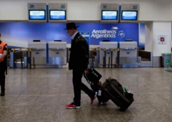 Aerolíneas Argentinas comenzó a cobrar por equipaje en vuelos nacionales
