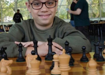Triunfo impactante: un argentino de 10 años le ganó al campeón mundial de ajedrez