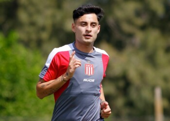 Estudiantes reveló la causa de la convulsión de Javier Altamirano