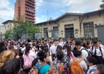 Primer día de clases: a pesar del paro docente, muchos chicos volvieron a las aulas