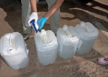 Millonario secuestro de químicos precursores para elaborar cocaína