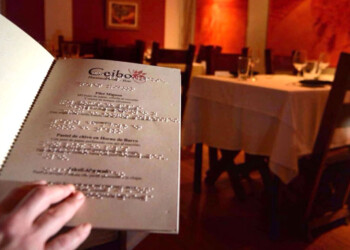 Sin fecha definida, extienden el plazo para que restaurantes sumen menús en braille