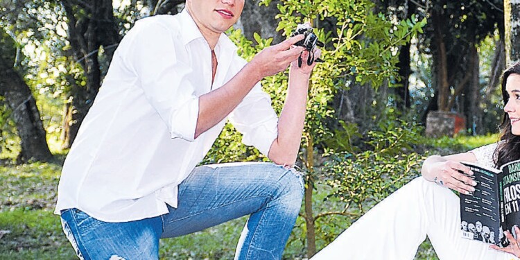 Feliz con uno de sus resultados con buenas noticias.