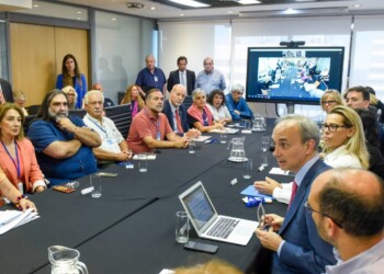 El Gobierno nacional ofreció un salario mínimo docente de $310.000 y rechazaron la propuesta