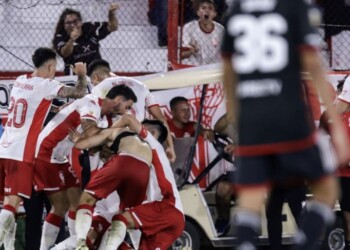 River cayó ante en Huracán en su visita al Ducó y perdió su invicto