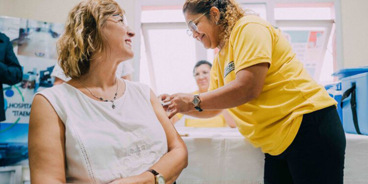 PREVENIR. La vacuna antigripal previene una sintomatología compleja, sobre todo en la población de riesgo.