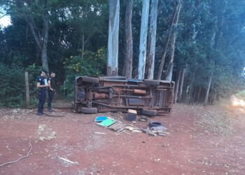 Dos adolescentes perdieron la vida tras un vuelco en Andresito