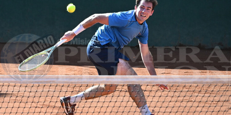 CON TODO. Monferrer dominó de principio a fin sobre el polvo de ladrillo del templo del tenis provincial.