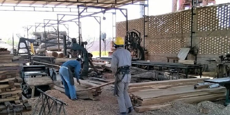 INCERTIDUMBRE. Los obreros y las empresas no logran tener respuestas claves.