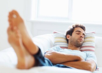 Dormir “mucho” la siesta es perjudicial para la salud: ¿Por qué?