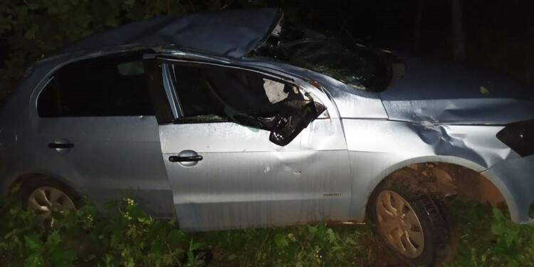 CHOCADO. El Volkswagen en el que circulaba Reinaldo Andrade.