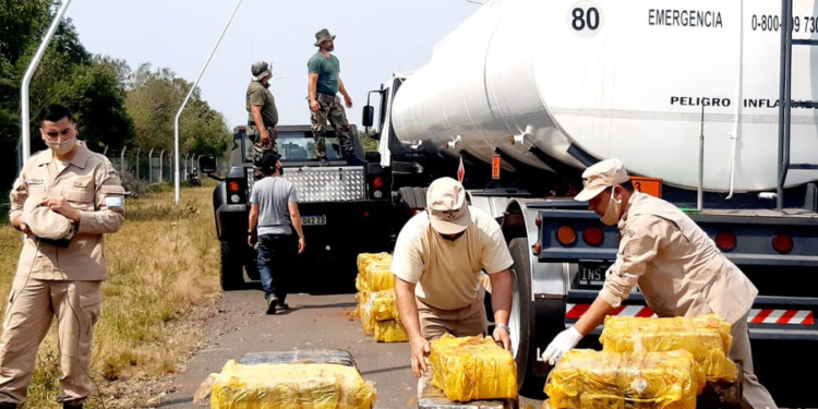 EN UN TANQUE CISTERNA. La droga incautada hace casi cuatro años en Misiones y tras una investigación llevada a cabo por la Justicia Federal de Corrientes.