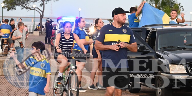 Los hinchas de Boca festejaron el triunfo ante River en la Costanera de Posadas: mirá las mejores fotos