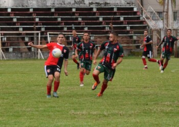 La lluvia fue de goles: Brown aplastó a Rosamonte