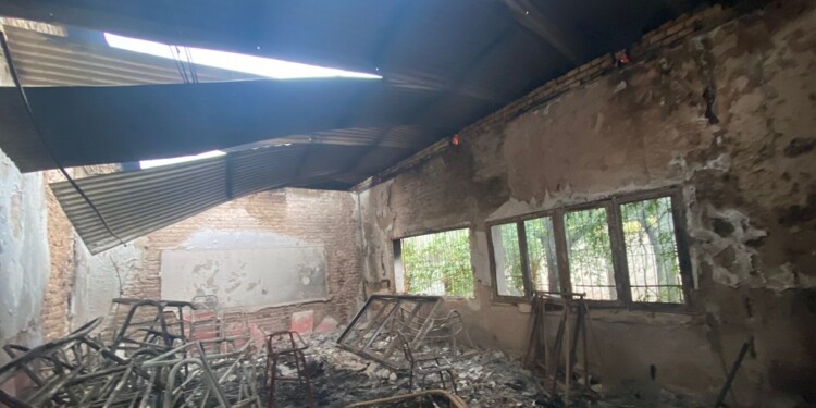 DAÑOS. En la parte más antigua de la institución el fuego provocó una pérdida de más del 90% de su estructura.