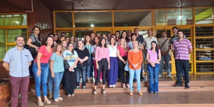 EN ESTADO DE ALERTA. El equipo docente pidió que se regularice la continuidad del equipo directivo.