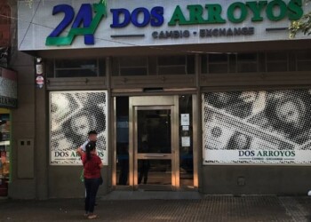 En busca de dólares en Misiones: “Hoy las casas de cambio prácticamente no funcionan”