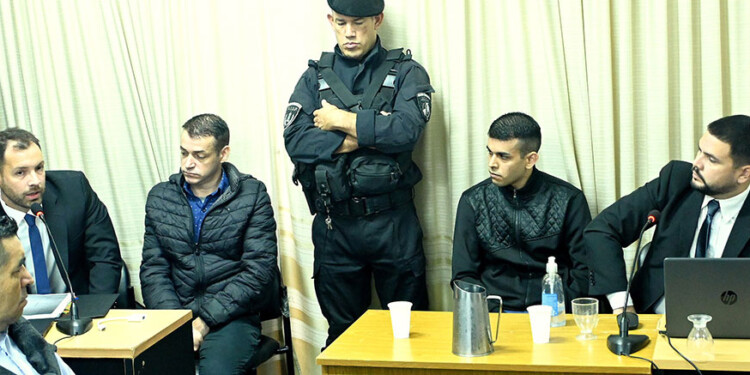 ACUSADOS. De izquierda a derecha, Fabio Boges y Matías Lohn, junto a sus respectivos defensores, que hoy buscarán morigerar las acusaciones.