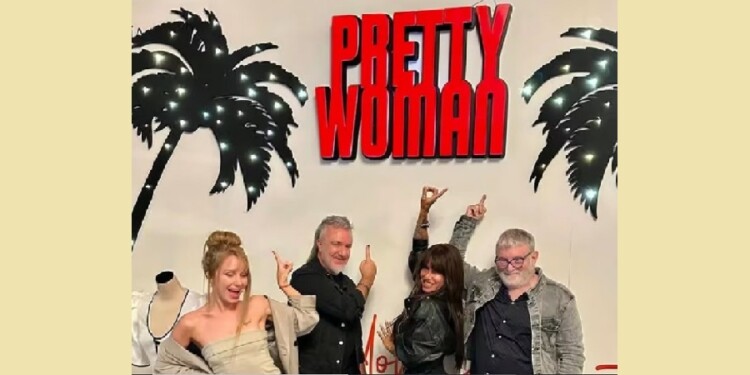 ¿UN ANTICIPO DE LO QUE SE VIENE?Florencia Peña junto a Miguel Pardo y Ricky Pashkus en Mujer Bonita El Musical de España.