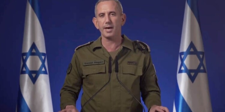 El portavoz de las Fuerzas de Defensa de Israel, Daniel Hagari, informa sobre el actual ataque de Irán/  Foto NA: FDI