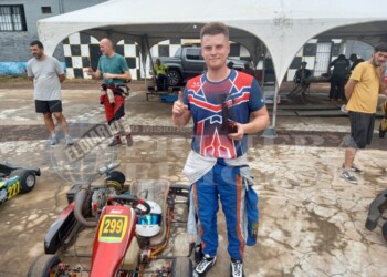 Lluvia y sol para el arranque a puro show de los fierritos