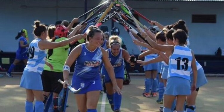 A PASO FIRME. Las actuales campeones de Luz y Fuerza volvieron a ganar, al igual que en la primera fecha.