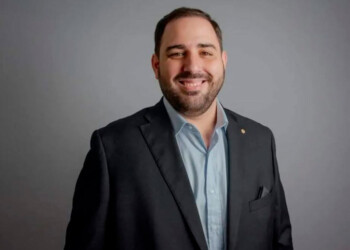 Invitado por la UCA, Sebely diserta en CABA