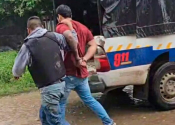 Detienen a dos misioneros por matar de 30 puñaladas a remisero