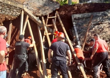 Rescatan a un obrero tras el derrumbe de una obra en construcción en Oberá