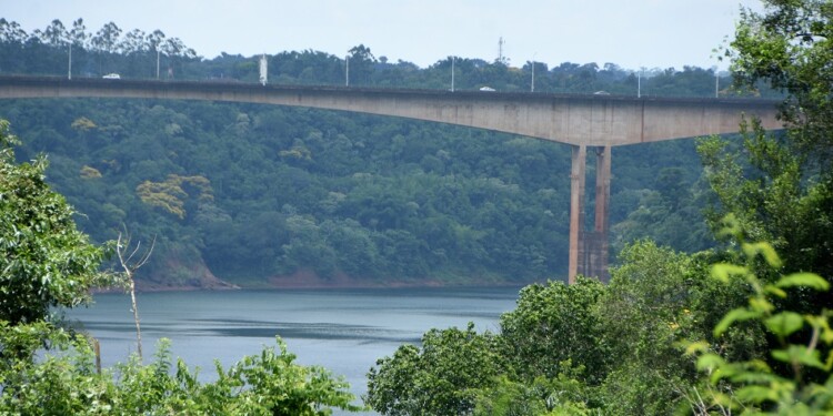 ÁREA SENSIBLE. Se mantiene una alerta “alta” en la zona entre Puerto Iguazú, Foz de Iguazú y Ciudad del Este.