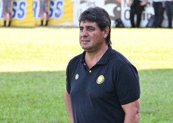 Módica dejó de ser el entrenador de Crucero del Norte