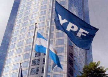 YPF: aprobaron aumento de sueldo y los directores pasarán a ganar más de $70 millones