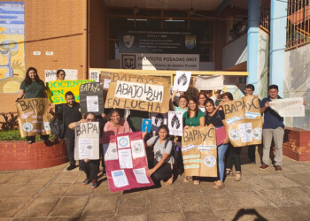 Docentes del BAPAyC se movilizaron ante amenazas por posible cierre de cursos