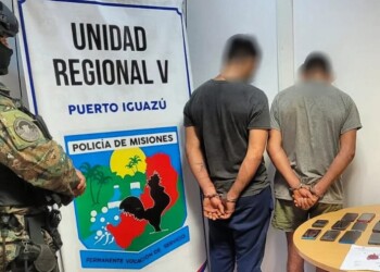 Con la detención de dos hombres, la Policía desarticuló el narcokiosco número 49 del año