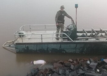 Hallaron a una mujer sin vida flotando en la costanera de Candelaria