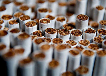 La Justicia revocó cautelares que permitían a dos tabacaleras no pagar impuesto mínimo a los cigarrillos