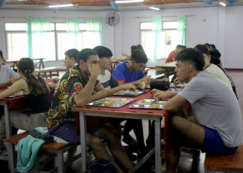 Facultades de la UNaM comenzaron a implementar becas parciales de comedor