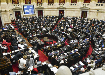 Diputados aprobó la reforma laboral, delegación de facultades y privatizaciones de empresas