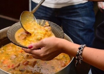 Se acerca el 1º de mayo: cómo cocinar un rico locro tradicional y otro vegano