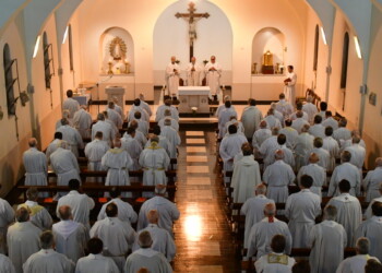 Dura crítica de la Iglesia al Gobierno: “Elegir entre comer o comprar medicamentos”
