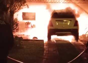 Se incendió una camioneta en 25 de Mayo