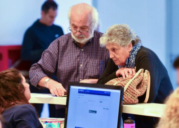 Jubilados y pensionados: fijan un proporcional para cobrar el bono de $70.000