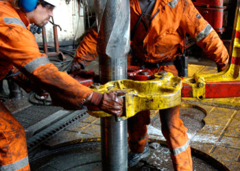 Petroleros acordaron aumento de casi el 70% para febrero y marzo