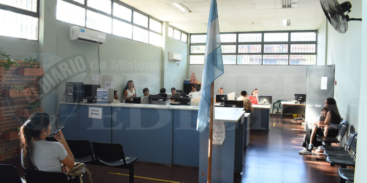 POCAS PERSONAS. La mayor concurrencia en el RPP era por pedido de actas, que ahora se hacen desde el celular.